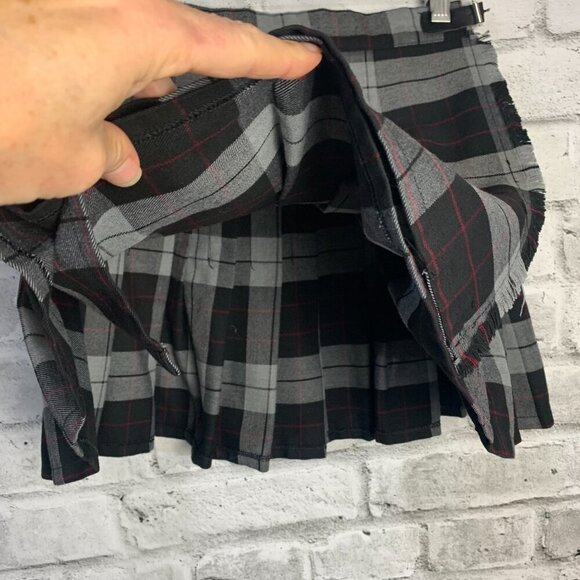 Vintage 90s Y2K Pleated Grey Black Plaid Wrap Mini Skirt - Picture 5 of 11